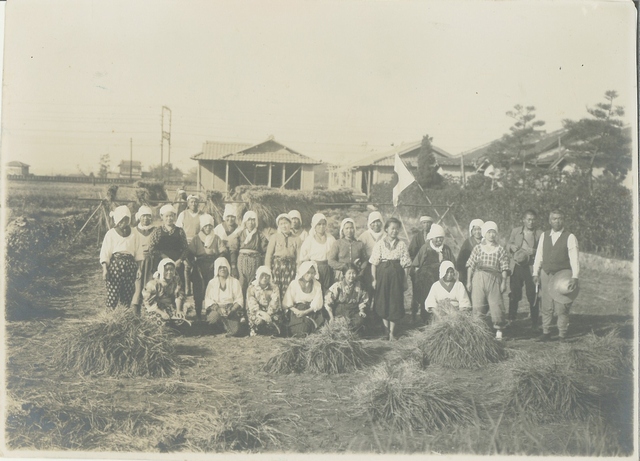 蛍池収穫風景 size320