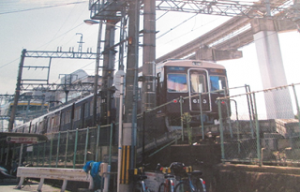 現在の蛍池架道橋